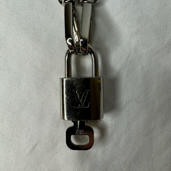LV Silver Lock and Key 302 with unbranded chain - Picture 6 of 9